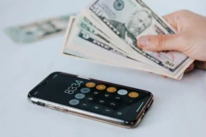 Read more about the article 6 Ways to Make Money on Your Phone in 2024